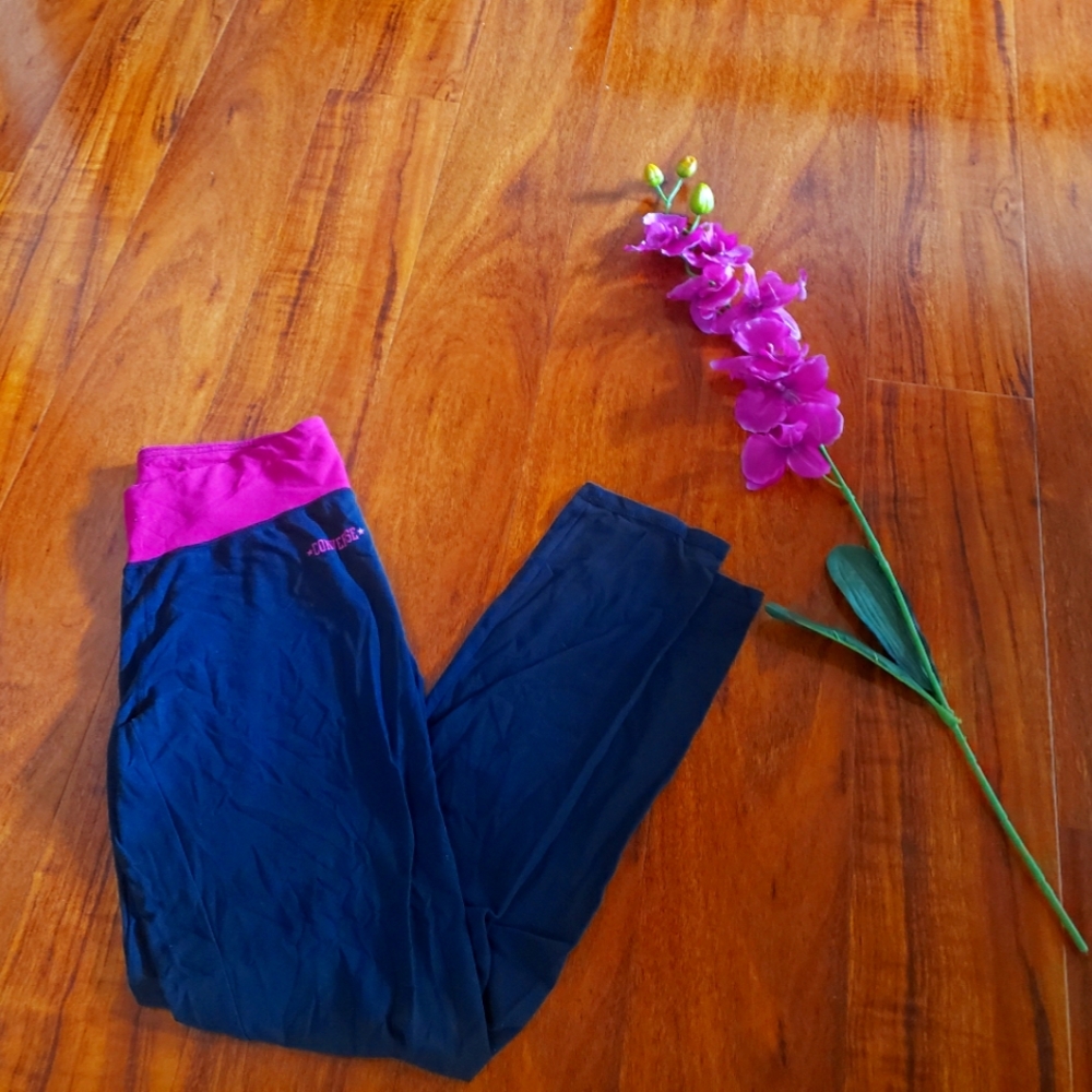Ladies Converse Black and Magenta Yoga Pants